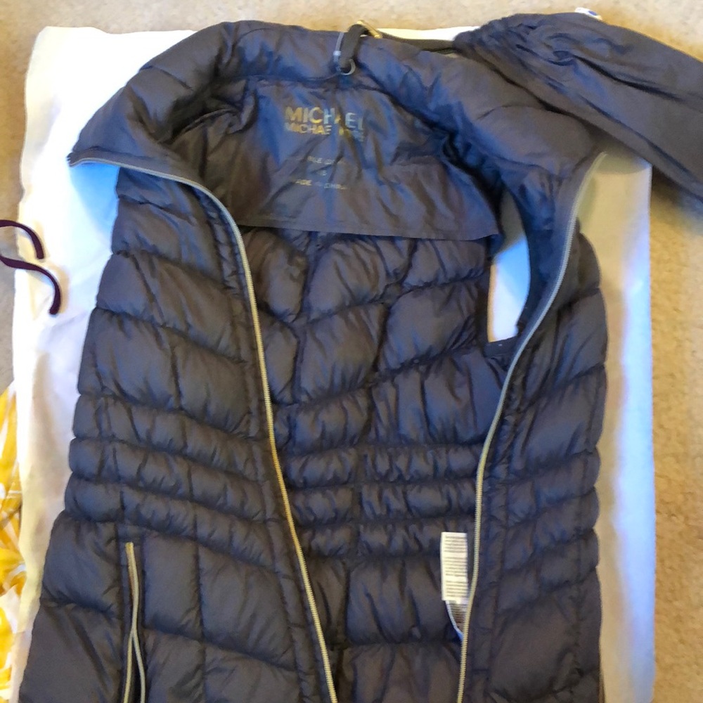 Packable down vest